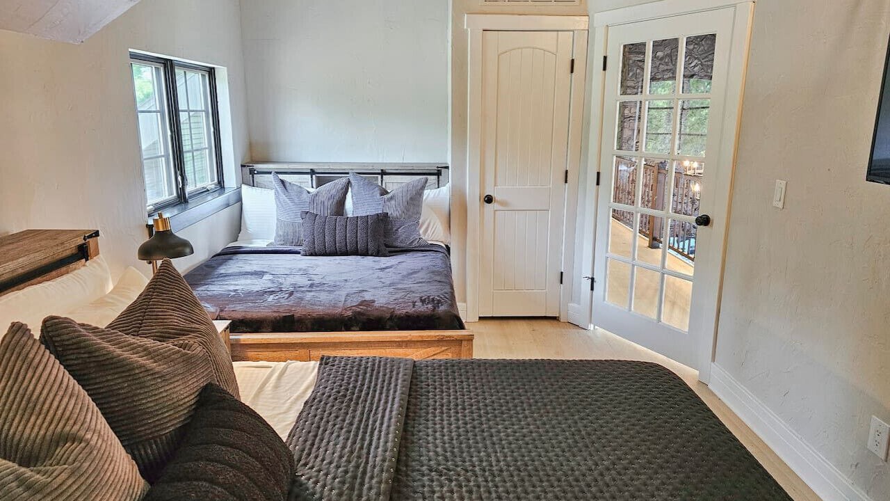 Photo of Bedroom in Lake of the Ozarks