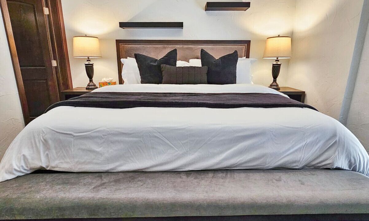 Photo of Bedroom in Lake of the Ozarks