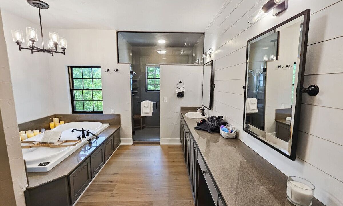 Photo of Bathroom in Lake of the Ozarks