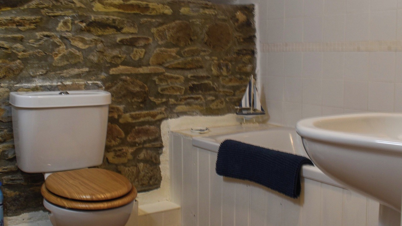 Photo of Bathroom in Trewen