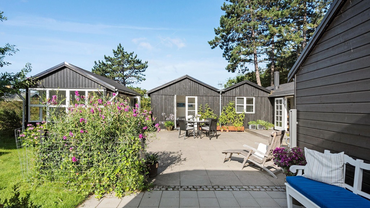 Photo of Others in Frolunde