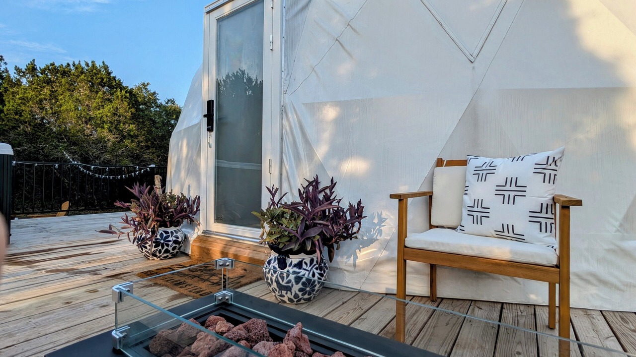 Photo of Patio Balcony in Oatmeal
