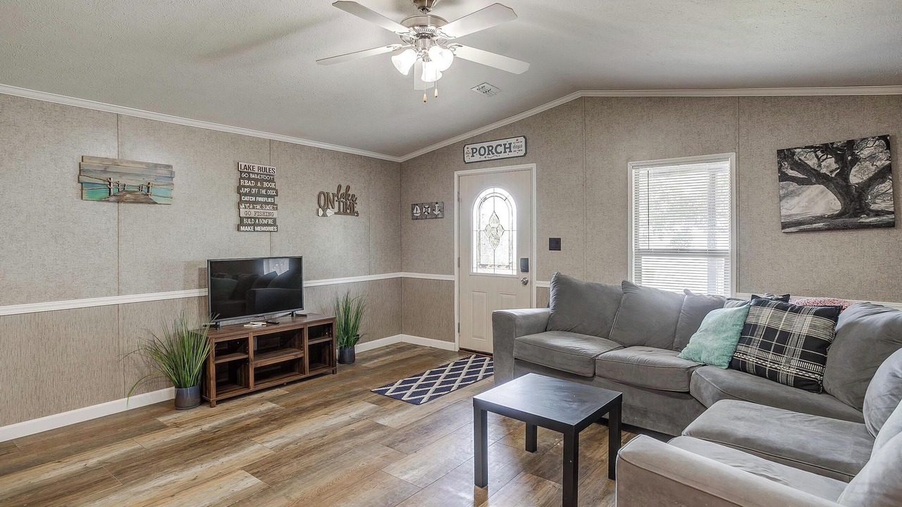 Photo of Livingroom in Dennis