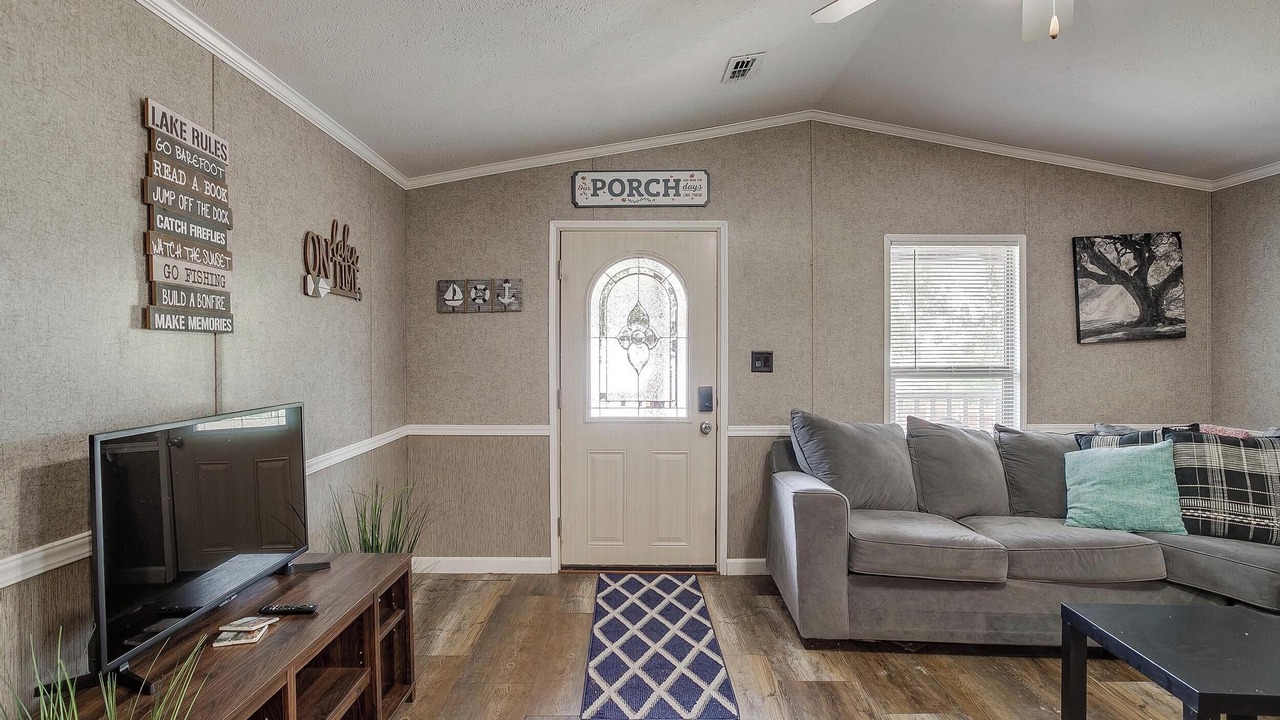 Photo of Livingroom in Dennis