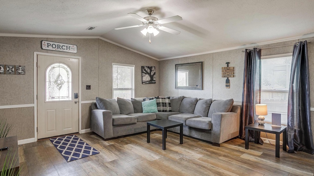 Photo of Livingroom in Dennis