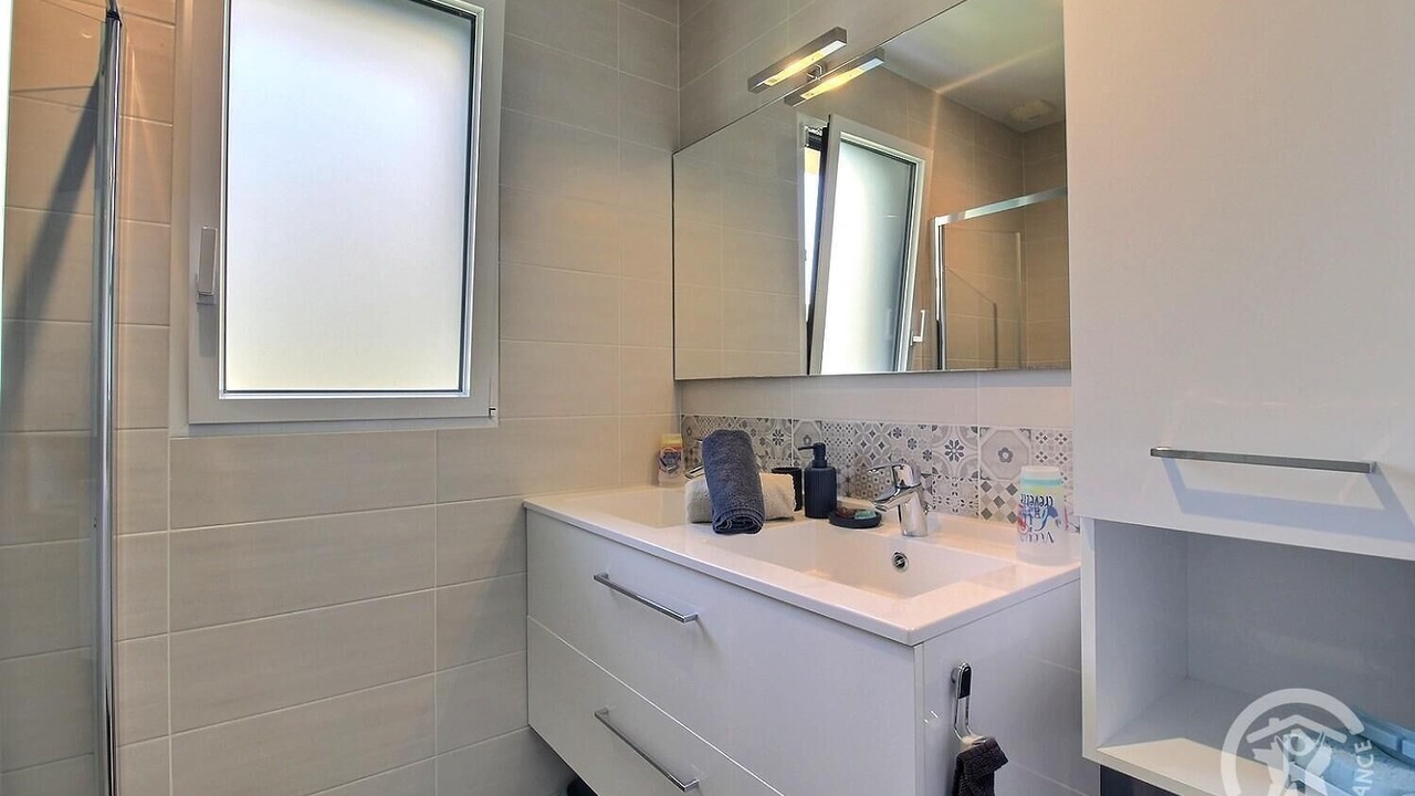 Photo of Bathroom in Louannec