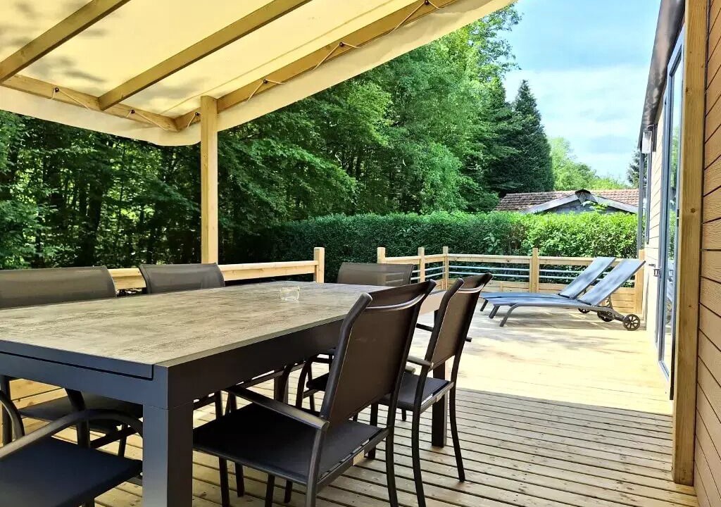 Photo of Outdoor in Leval