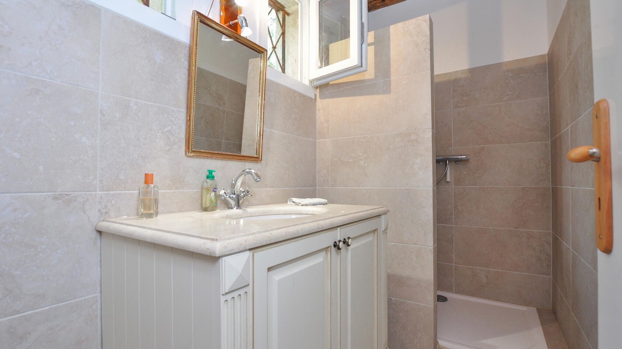 Photo of Bathroom in Andon