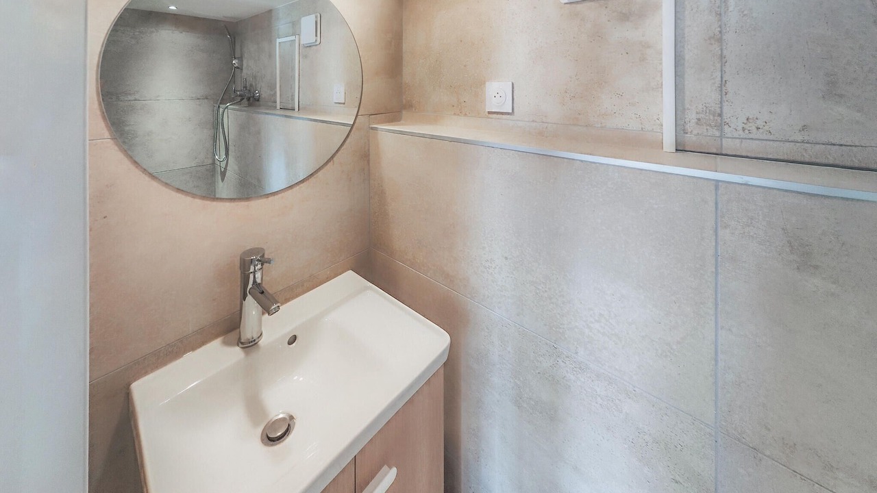Photo of Bathroom in Roquebrun