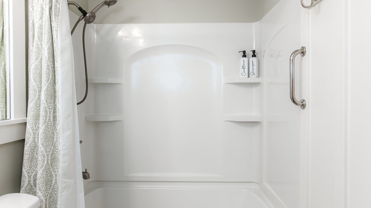 Photo of Bathroom in Manteno