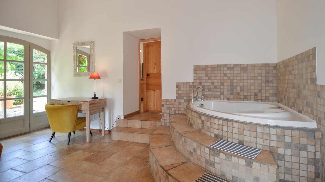 Photo of Bathroom in Boisset-et-Gaujac