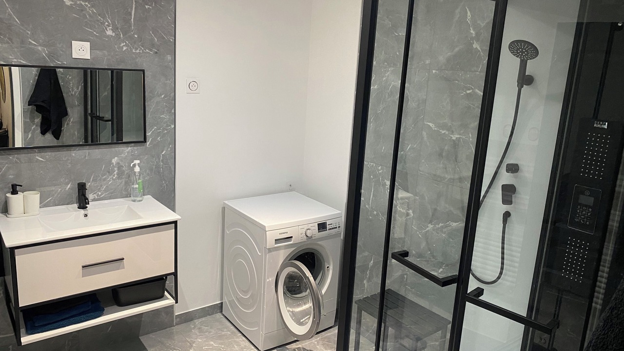 Photo of Bathroom in Saint-Antoine