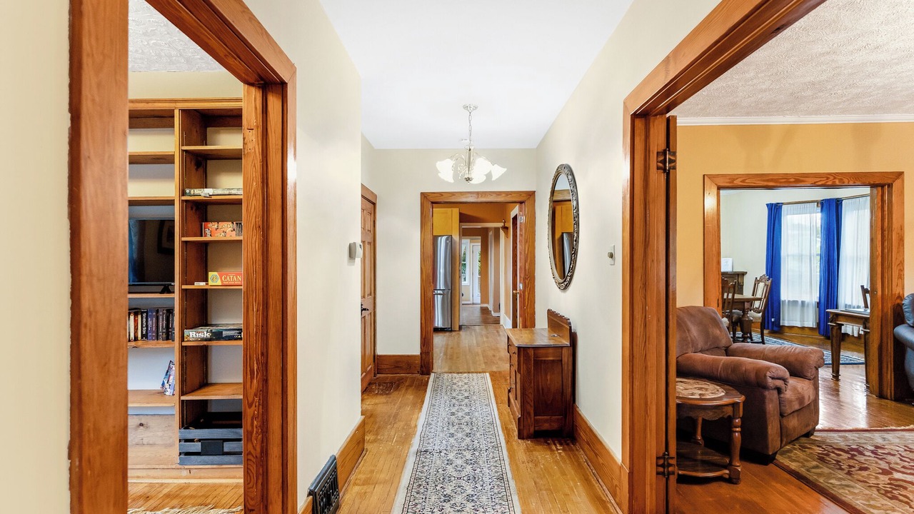 Photo of Livingroom in Little Current