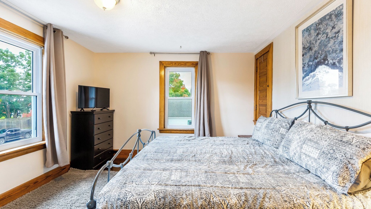 Photo of Bedroom in Little Current