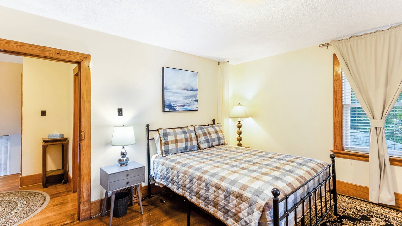 Photo of Bedroom in Little Current