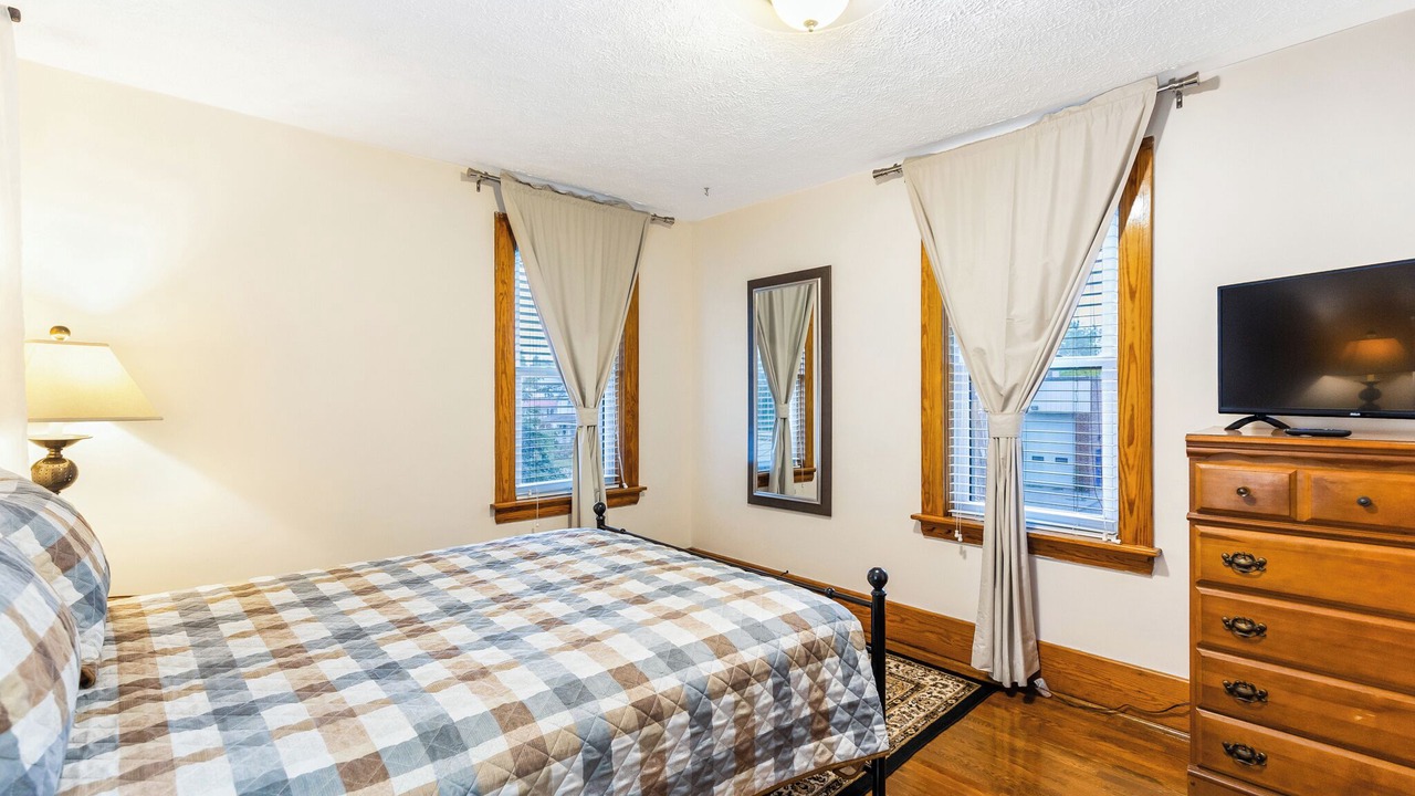 Photo of Bedroom in Little Current