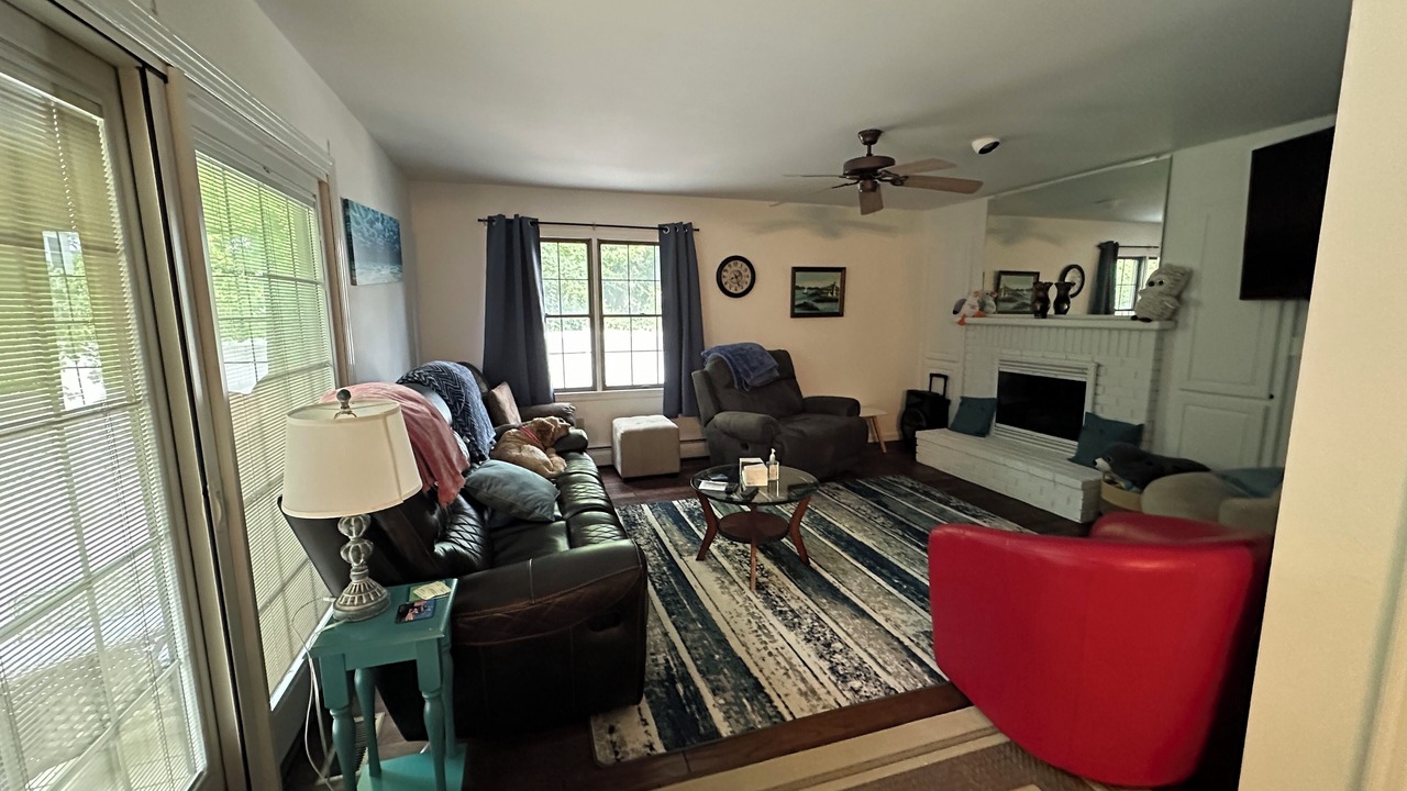 Photo of Livingroom in Avon