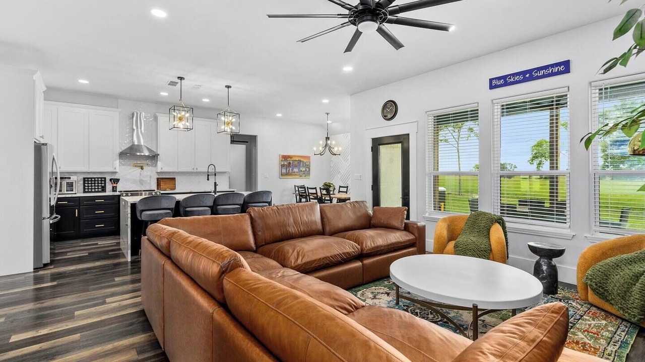 Photo of Livingroom in Mount Pleasant