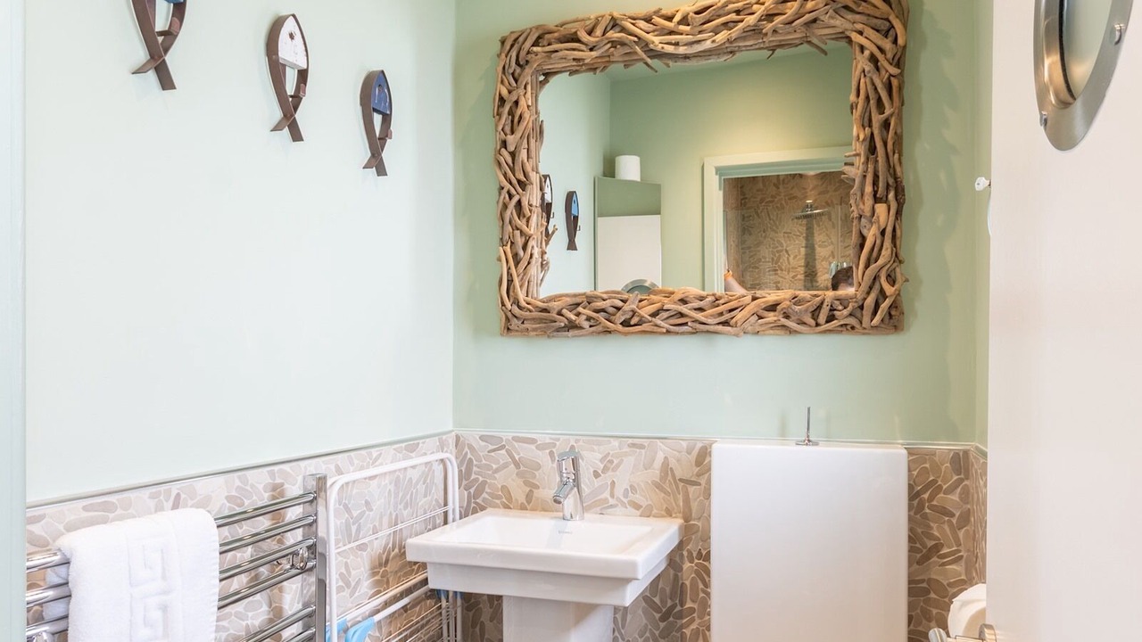 Photo of Bathroom in Leigh-on-Sea