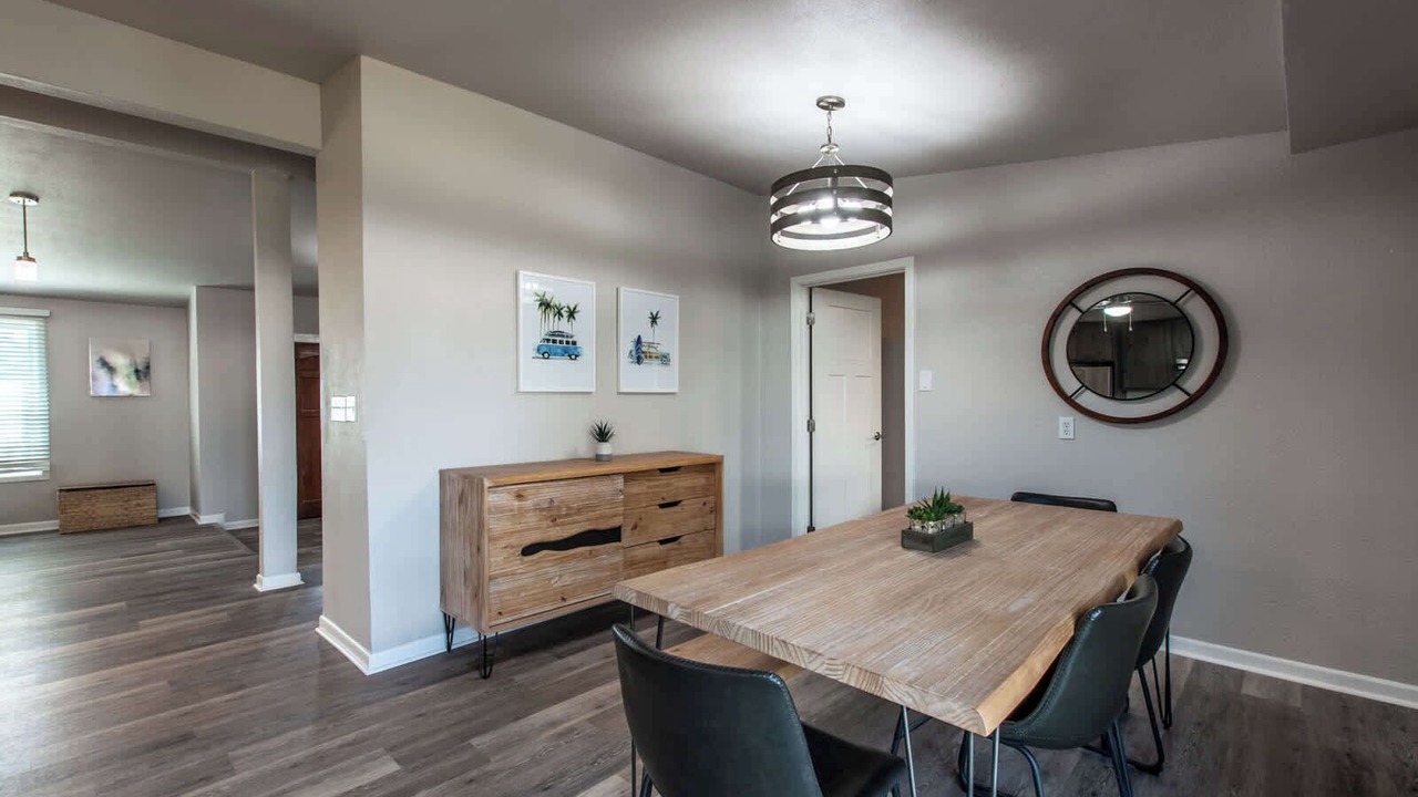 Photo of Livingroom in Bay Area