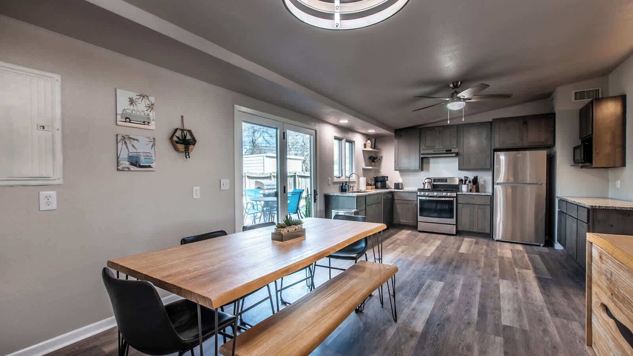 Photo of Livingroom in Bay Area