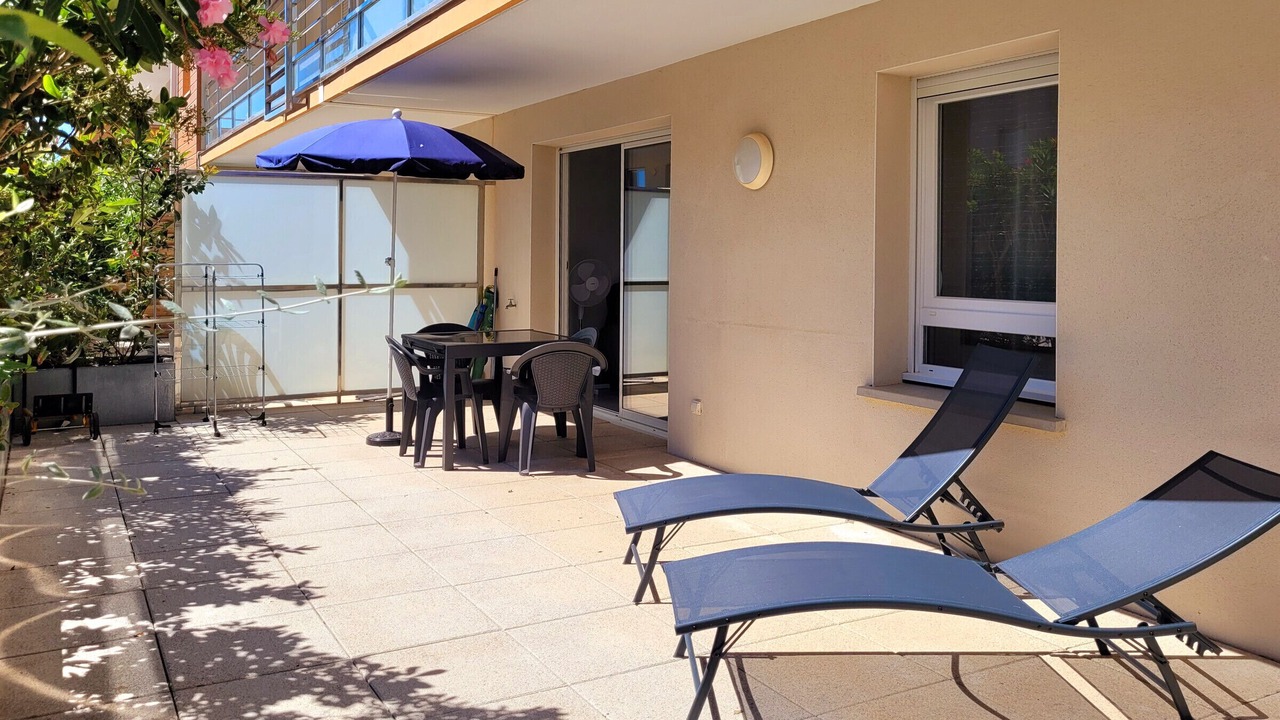 Photo of Outdoor in La Jetee