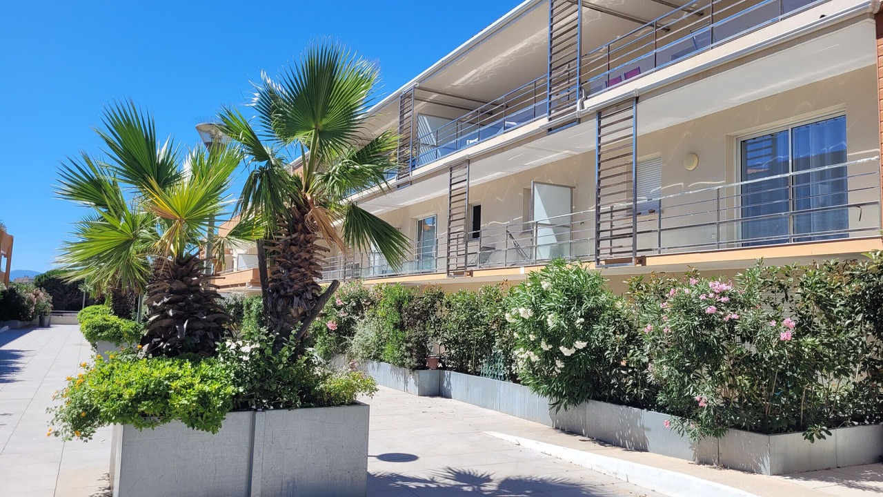 Photo of Outdoor in La Jetee