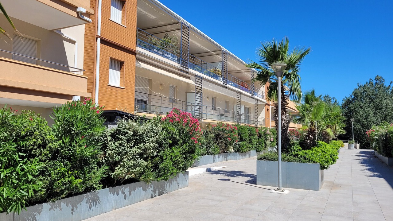 Photo of Outdoor in La Jetee