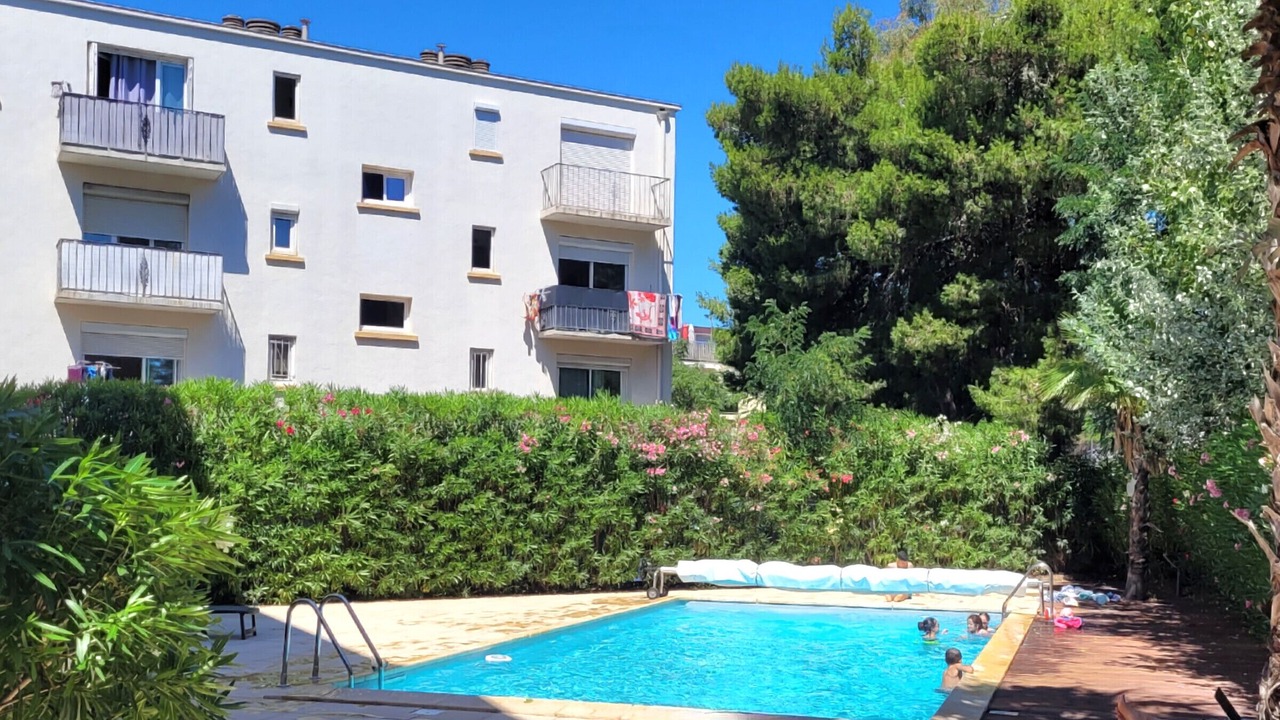 Photo of Outdoor in La Jetee