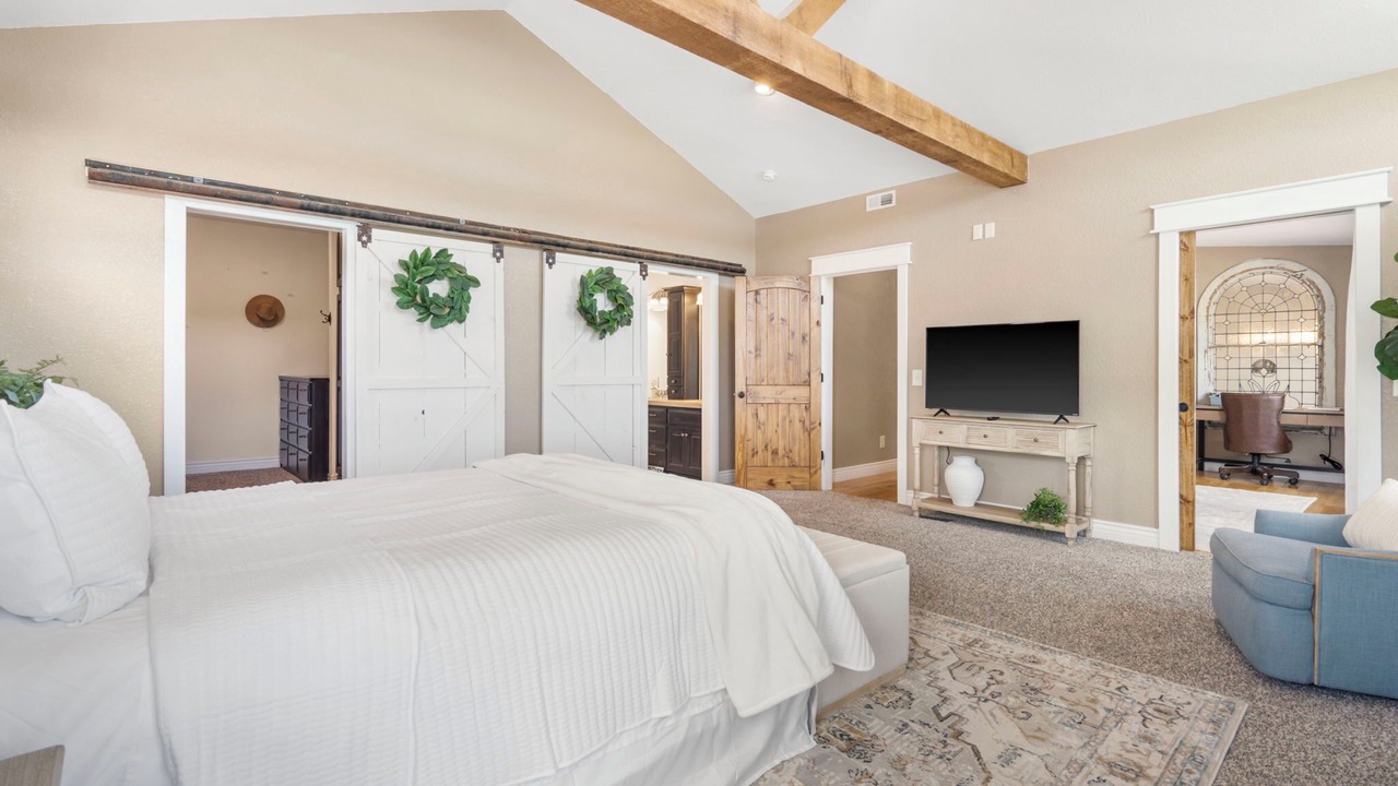 Photo of Bedroom in Elkland