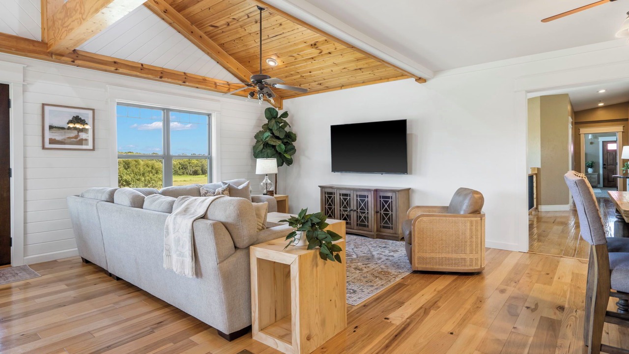 Photo of Livingroom in Elkland