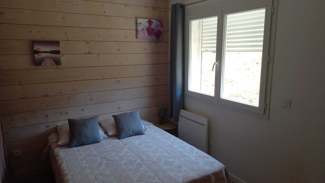 Photo of Bedroom in Montmeyan