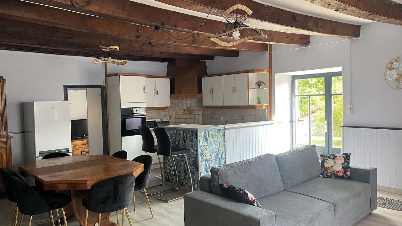 Photo of Livingroom in Pressac