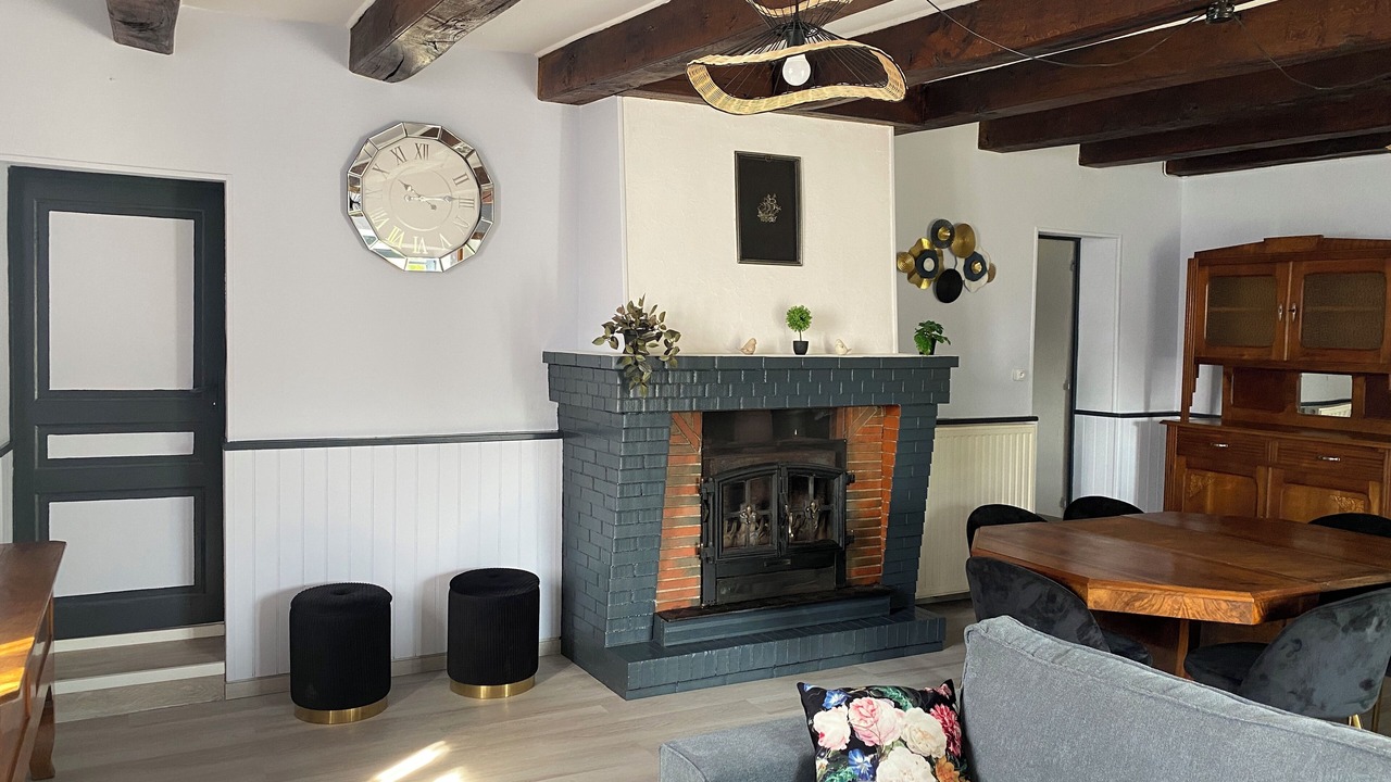 Photo of Others in Pressac