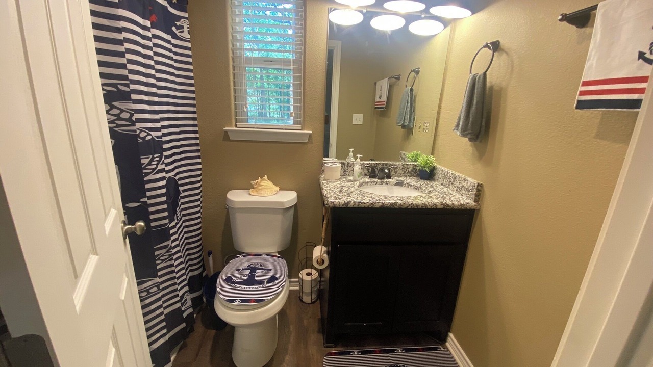 Photo of Bathroom in Pottsboro