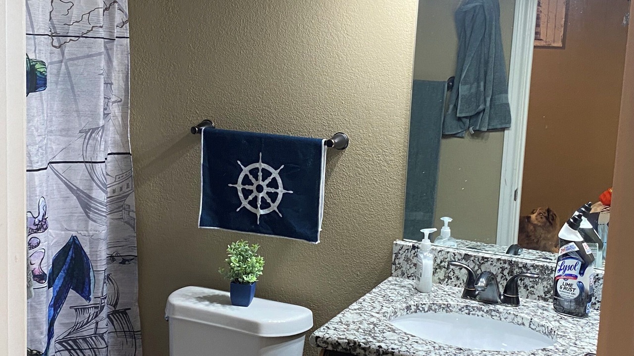 Photo of Bathroom in Pottsboro