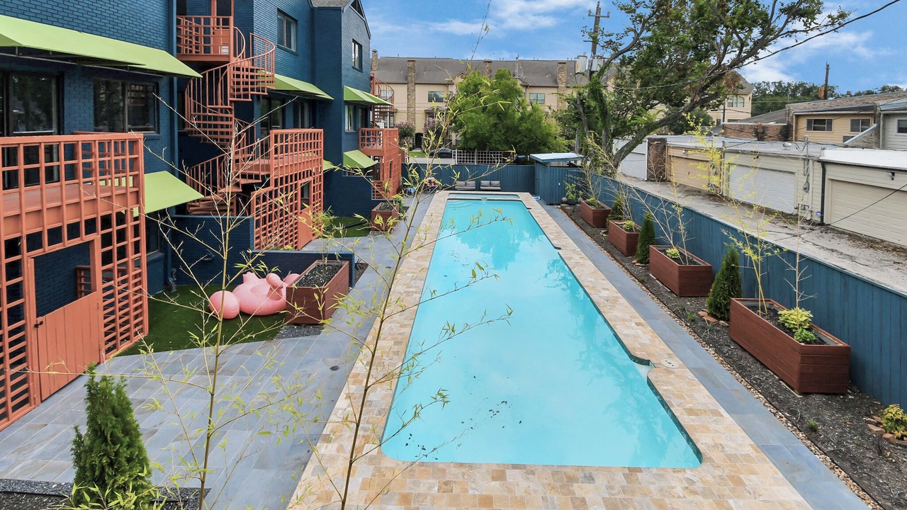 Photo of Outdoor in Neartown
