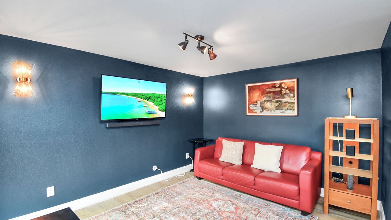 Photo of Livingroom in Neartown