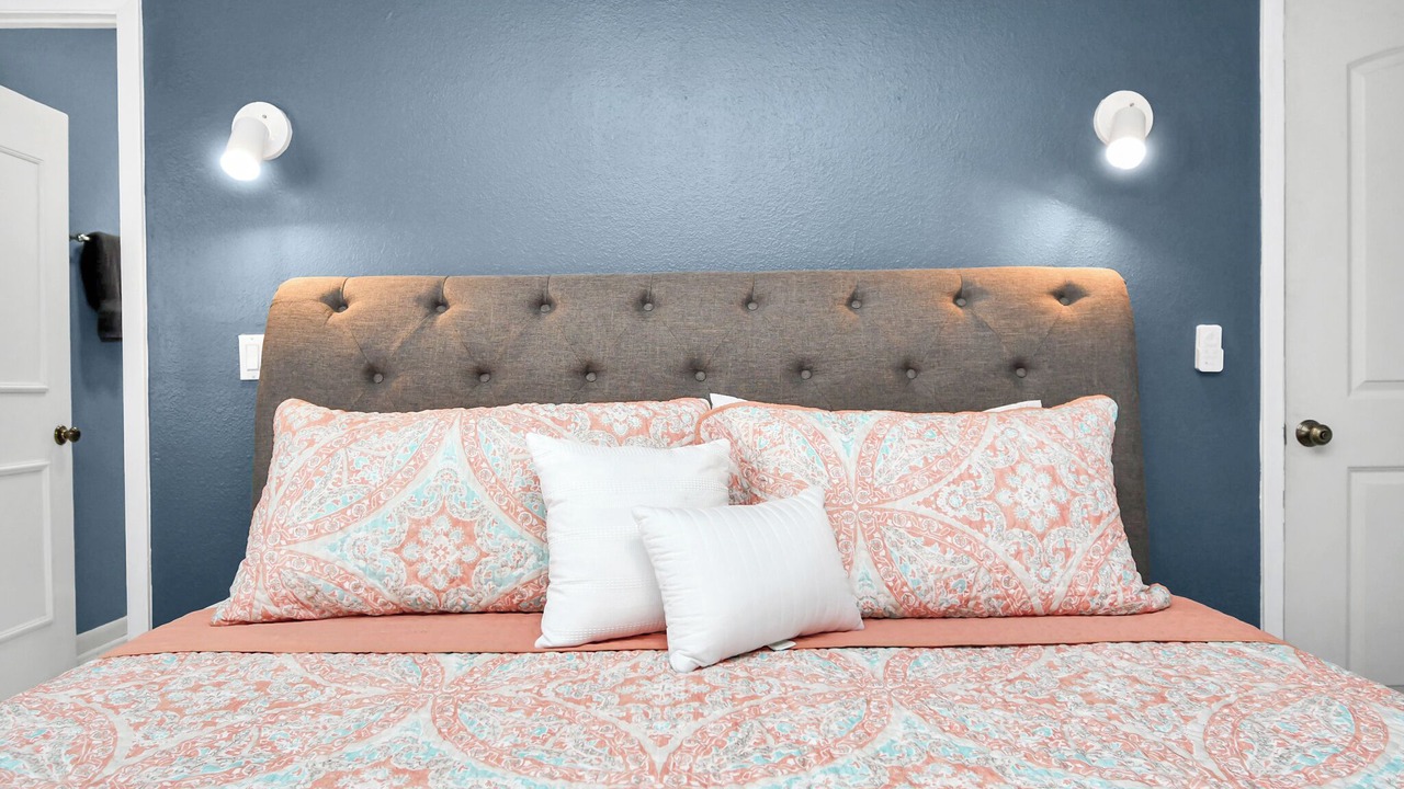 Photo of Bedroom in Neartown