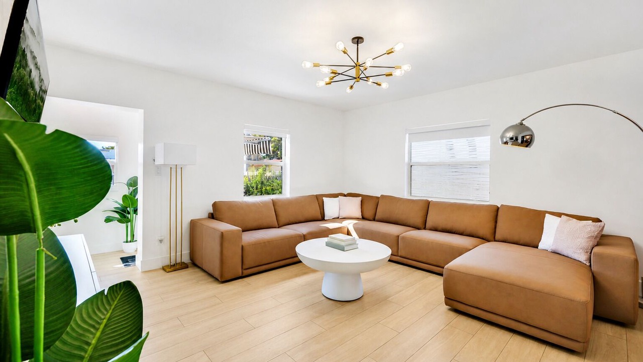 Photo of Livingroom in Allapattah