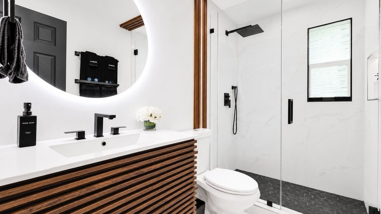 Photo of Bathroom in Allapattah