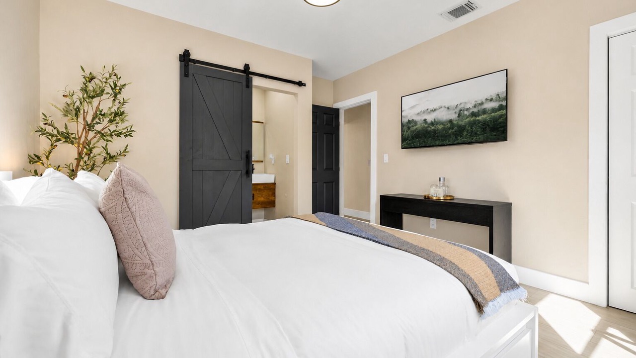 Photo of Bedroom in Allapattah