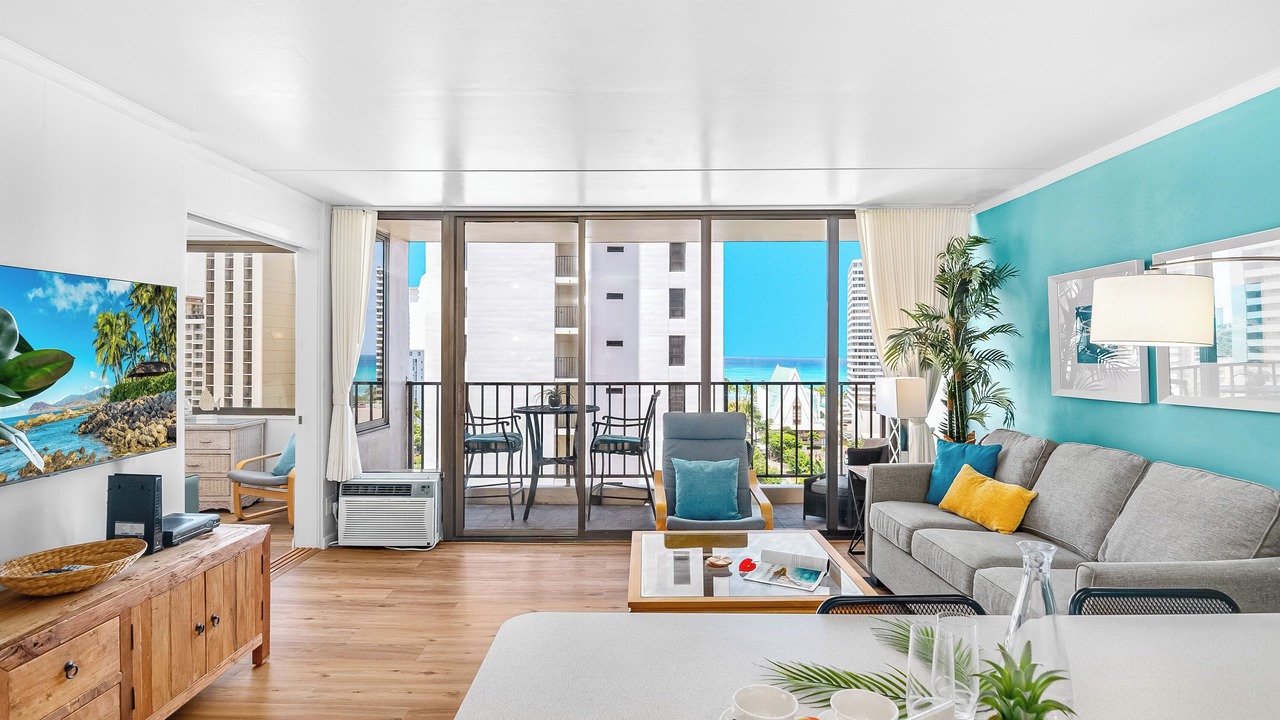 Photo of Livingroom in Waikiki