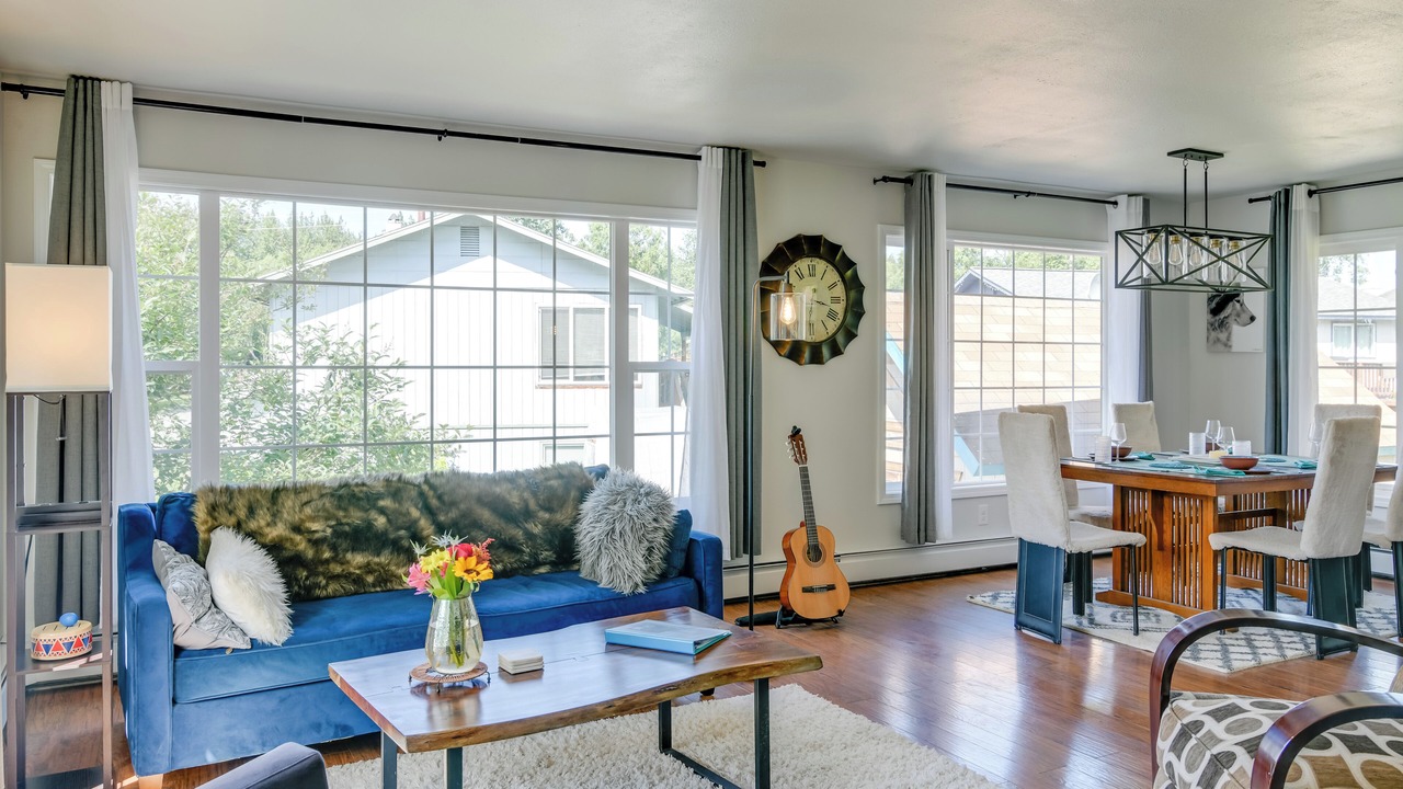 Photo of Livingroom in University Area