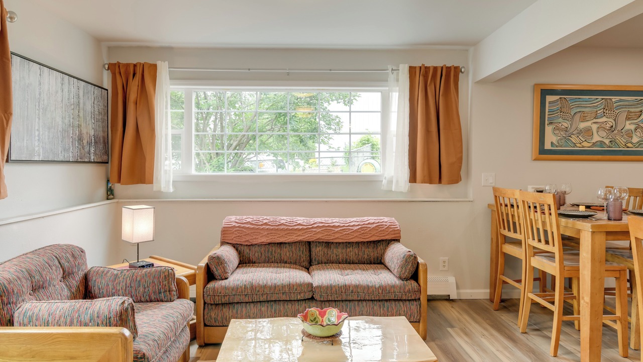 Photo of Livingroom in University Area