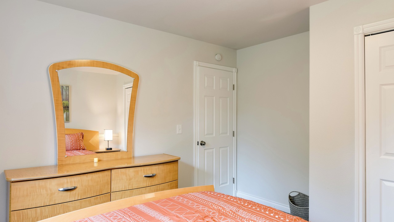 Photo of Bedroom in University Area