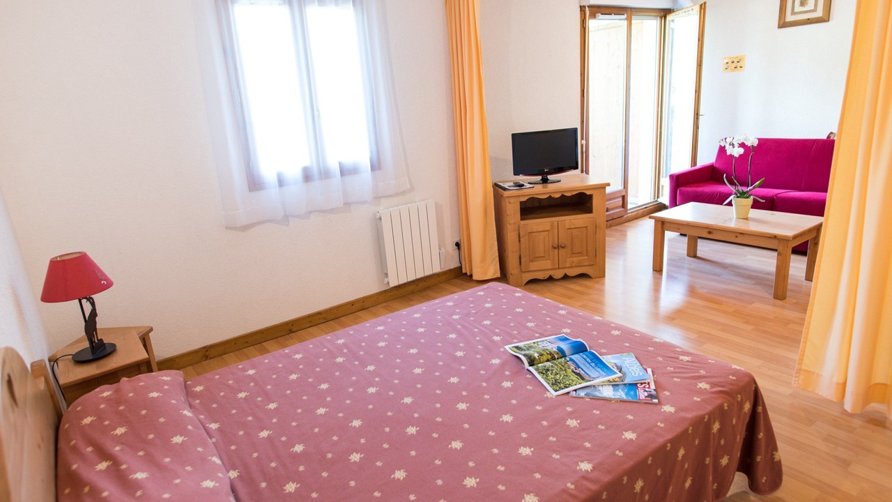 Photo of Others in Giez