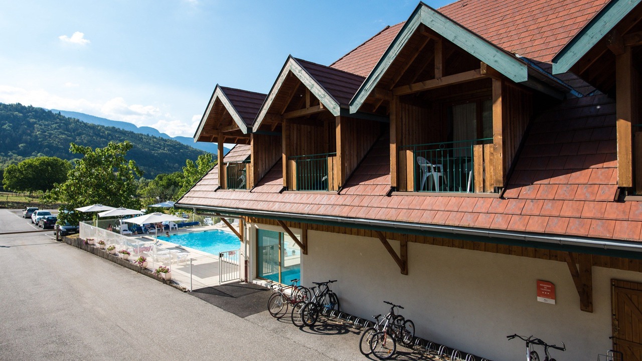 Photo of Others in Giez