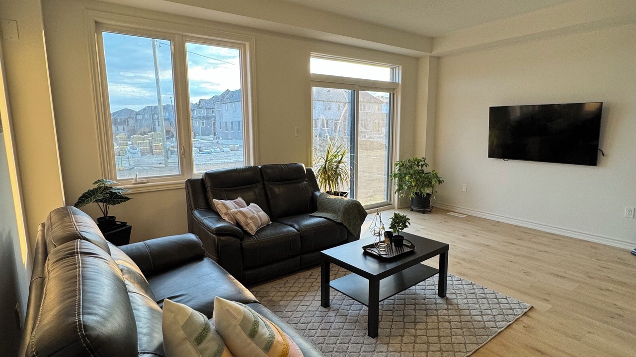 Photo of Livingroom in Cobourg