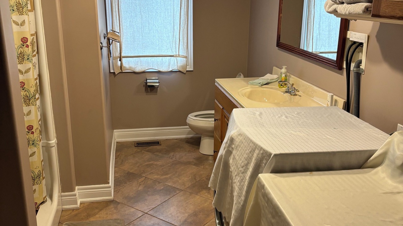 Photo of Bathroom in Niagara Falls